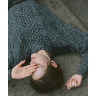 ケービーエフ KBF エルボーパッチケーブルニット （アイボリー）｜詳細画像