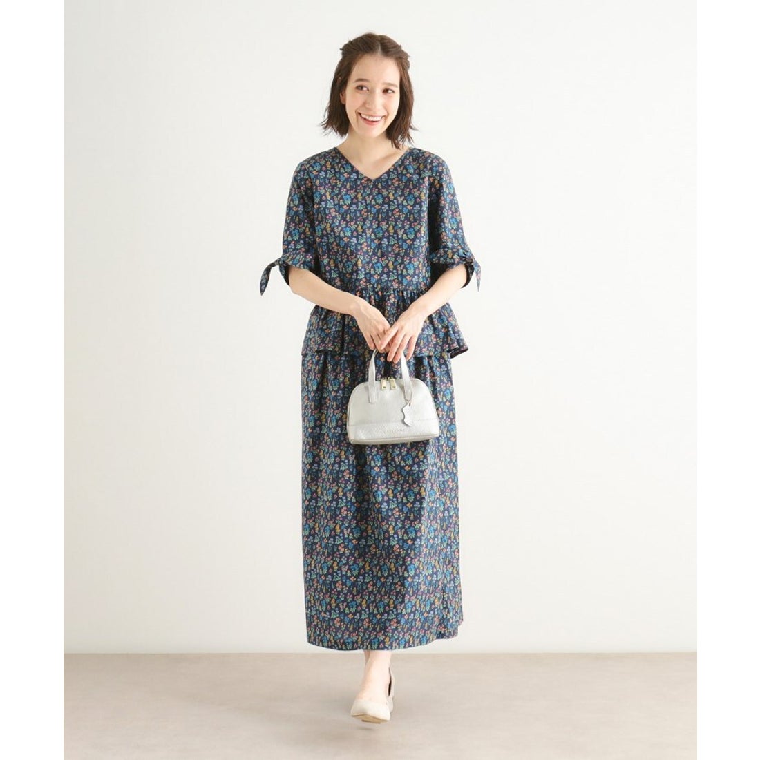 ローラ アシュレイ LAURA ASHLEY 【牛革／ショルダー布ベルト付 