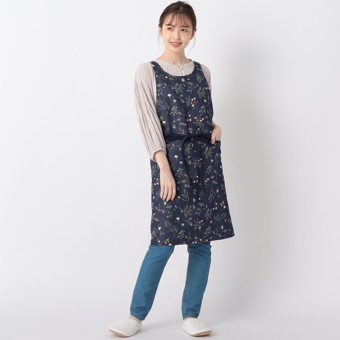 ローラ アシュレイ LAURA ASHLEY 前結び 花柄エプロン (アイボリー