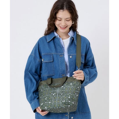 レスポートサック LeSportsac BUCKET TOTE （ピーナッツ バンダナパーティー グリーン）｜詳細画像