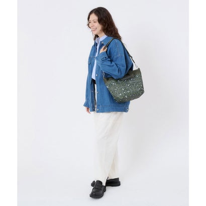 レスポートサック LeSportsac BUCKET TOTE （ピーナッツ バンダナパーティー グリーン）｜詳細画像