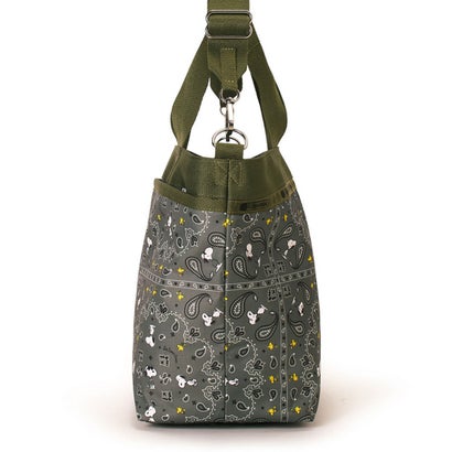 レスポートサック LeSportsac BUCKET TOTE （ピーナッツ バンダナパーティー グリーン）｜詳細画像