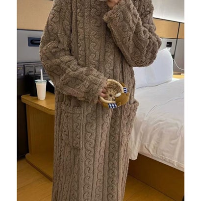 ふわふわ ケーブル柄 ロング丈 長袖 ルーム ワンピース （モカ）｜詳細画像