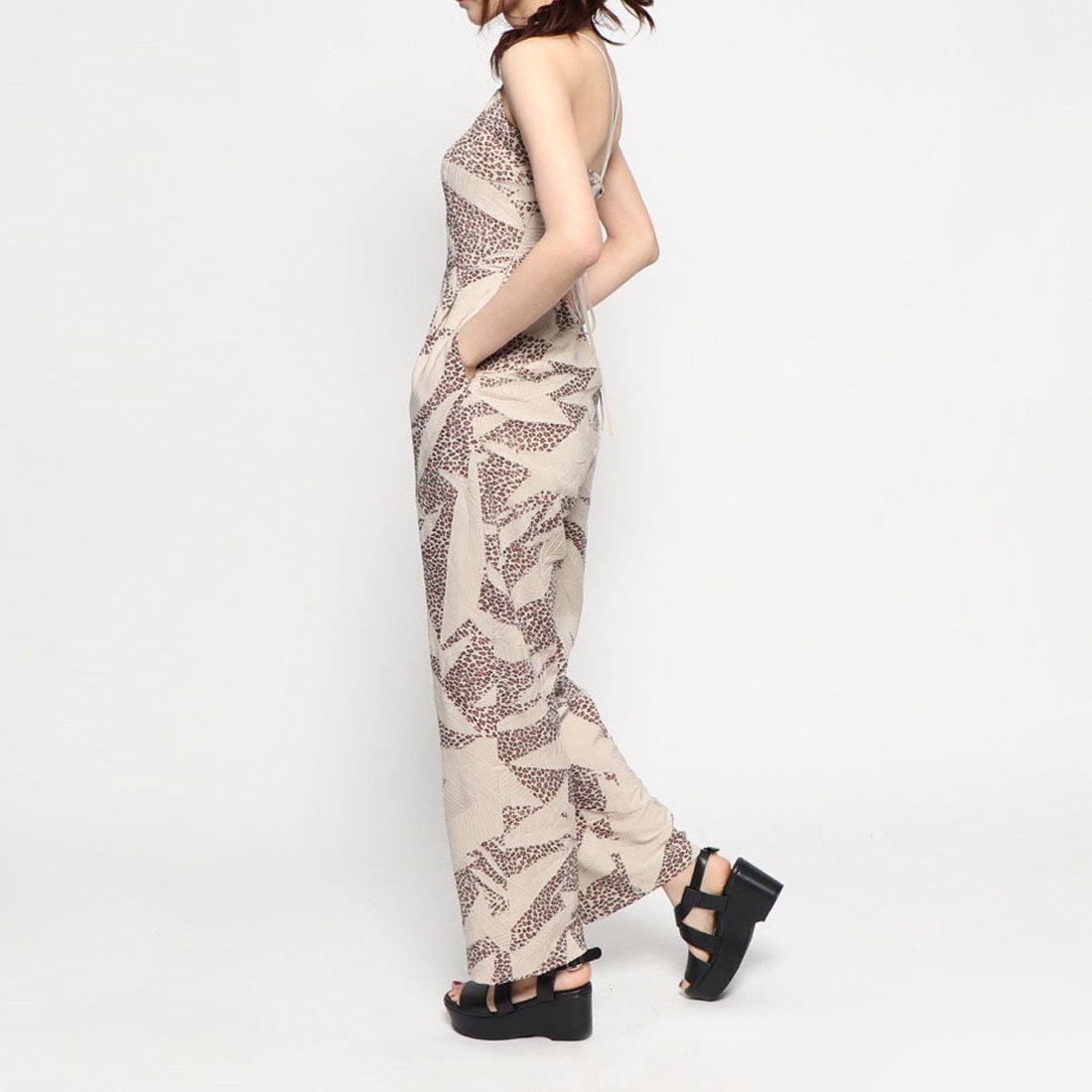 LILY BROWN リリーブラウン Lily Brown リーフプリーツロンパース 