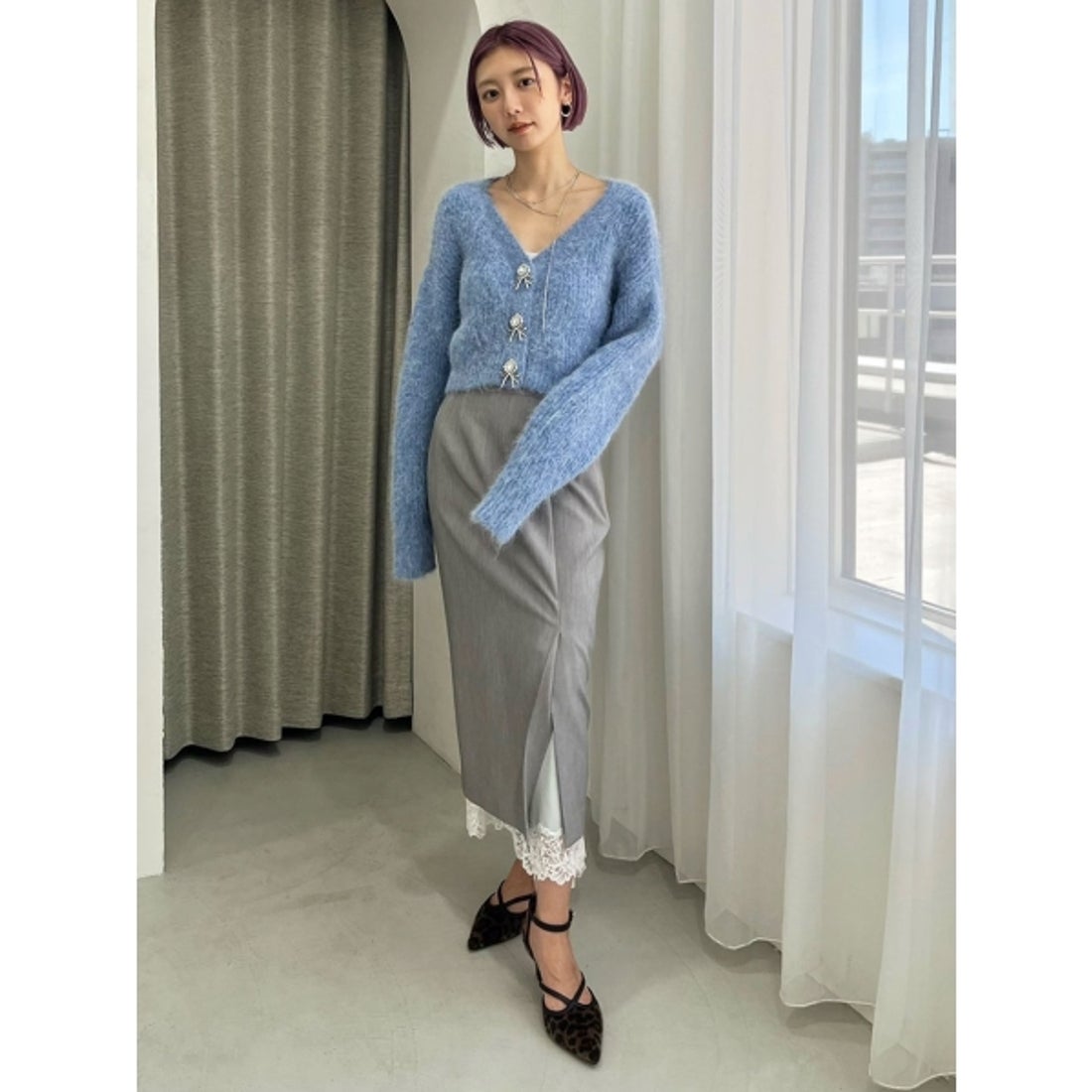 B00299Lily BrownリリーブラウンSWAROVSKIボタンワンピース｜ファッション