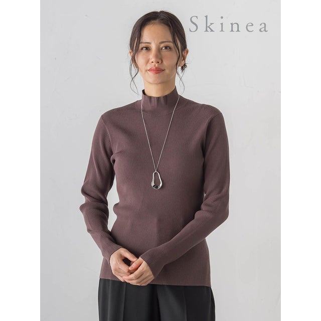 【Skinea】≪着るスキンケア≫リブハイネックニット （ブラウン）