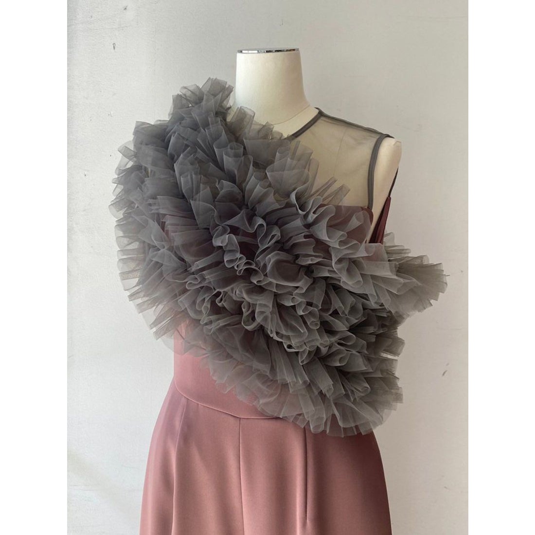 LAGUNAMOON LADYチュールオフショルパンツドレス（チャコールグレー 