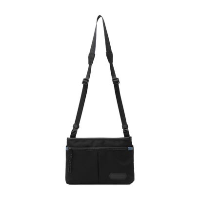 ランバン オン ブルー LANVIN en Bleu ショルダーバッグ メンズ 斜めがけバッグ 小さめ ブランド 大人 上品 ミニショルダー バッグ 横型 斜め掛け 肩掛け ファスナー 軽量 A5 撥水 フレーズ サコッシュ 527101 （クロ）｜詳細画像