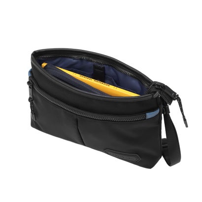 ランバン オン ブルー LANVIN en Bleu ショルダーバッグ メンズ 斜めがけバッグ 小さめ ブランド 大人 上品 ミニショルダー バッグ 横型 斜め掛け 肩掛け ファスナー 軽量 A5 撥水 フレーズ サコッシュ 527101 （クロ）｜詳細画像