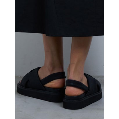 ランバン オン ブルー LANVIN en Bleu ツイストフラットサンダル （ブラック）｜詳細画像