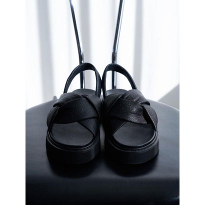 ランバン オン ブルー LANVIN en Bleu ツイストフラットサンダル （ブラック）｜詳細画像