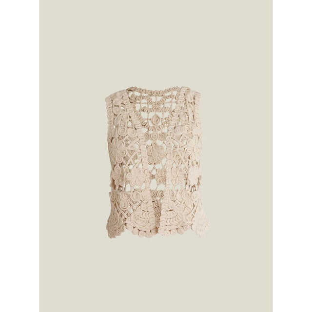 
                    Knitted Flower Vest （Ivory）