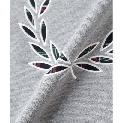 FRED PERRY / フレッドペリー TARTAN APPLIQUE SWEATSHIRT （ネイビー）｜詳細画像