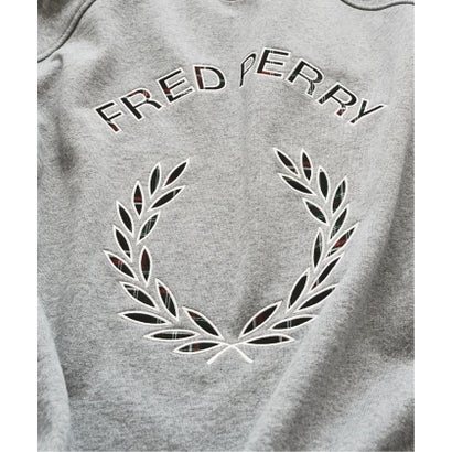 FRED PERRY / フレッドペリー TARTAN APPLIQUE SWEATSHIRT （グレー）｜詳細画像