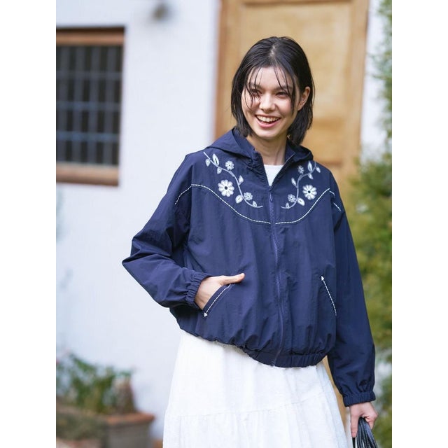 花刺繍ショート丈ブルゾン （ネイビー）