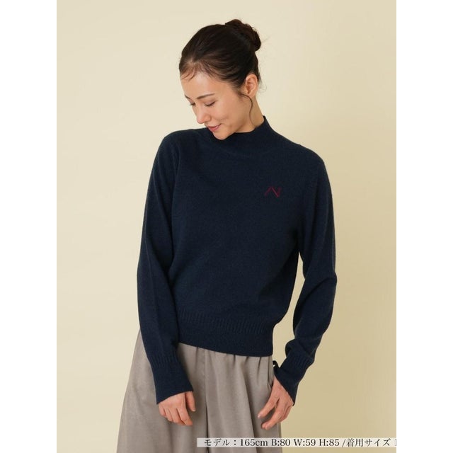 刺繍ハイネックニット【NEMIKA】 （ネイビー）