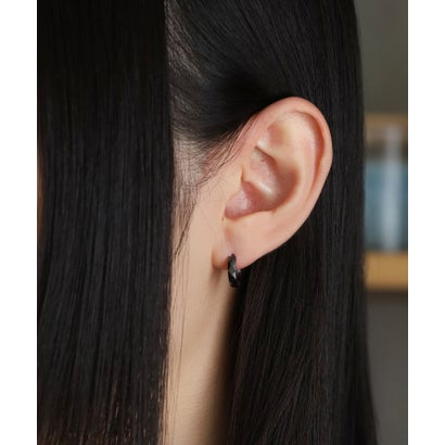 “THE EDGE”エングレイブカッティングフープピアス/スペシャルパッケージ/サージカルステンレス（金属アレルギー対応） （ライトブラック）｜詳細画像