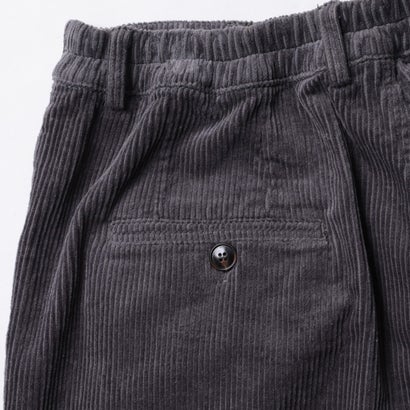 コーデュロイ テーパード スラックス（CORDUROY TAPERED SLACKS） （CHACOAL）｜詳細画像