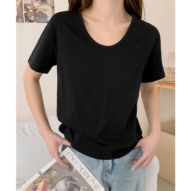 ゆったりUネックシンプルTシャツ カットソー（ブラック）