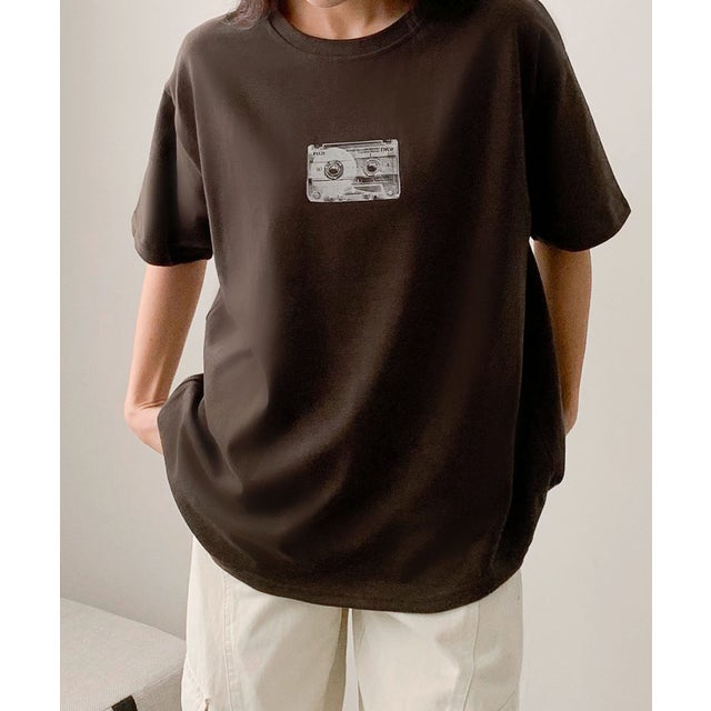モノクロプリントオーバーサイズTシャツ （ブラウン）