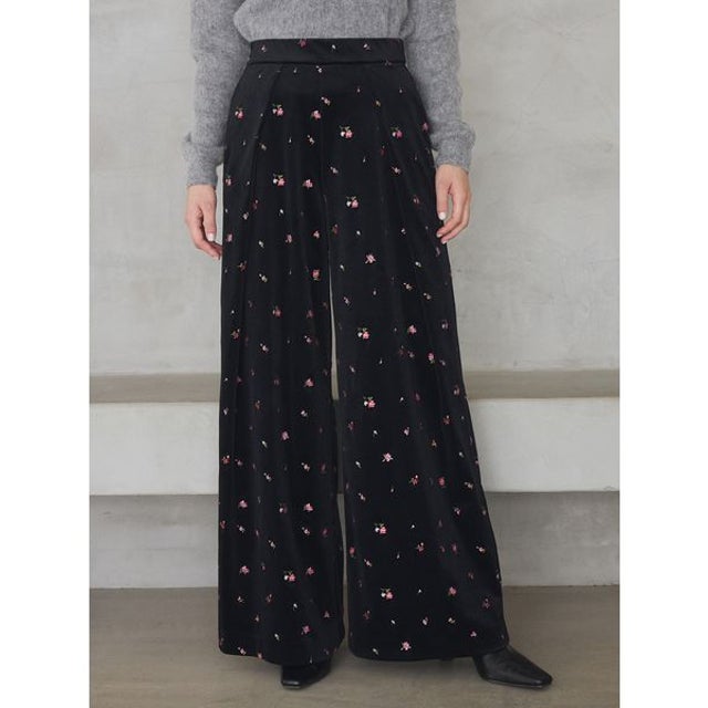 エンブロイダリーベロアパンツ （BLK）