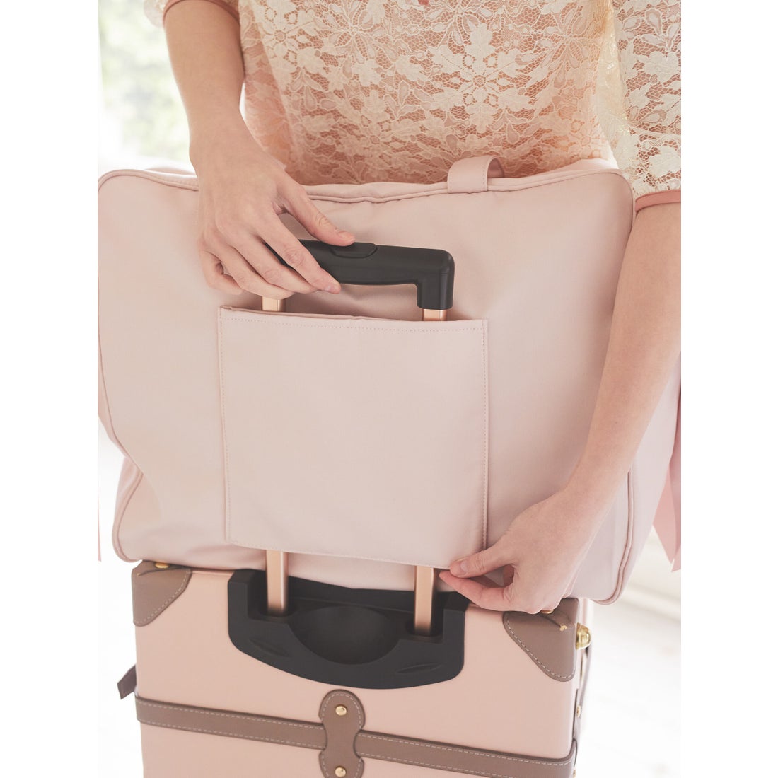 メゾン ド フルール Maison de FLEUR EC限定コンパクトキャリーバッグ