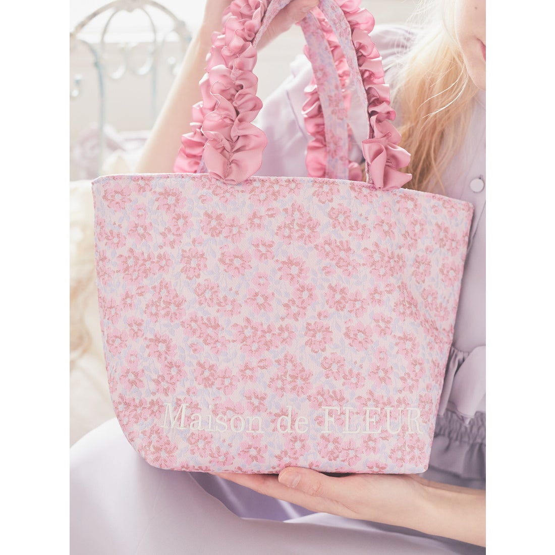 メゾン ド フルール Maison de FLEUR フラワージャカードフリル