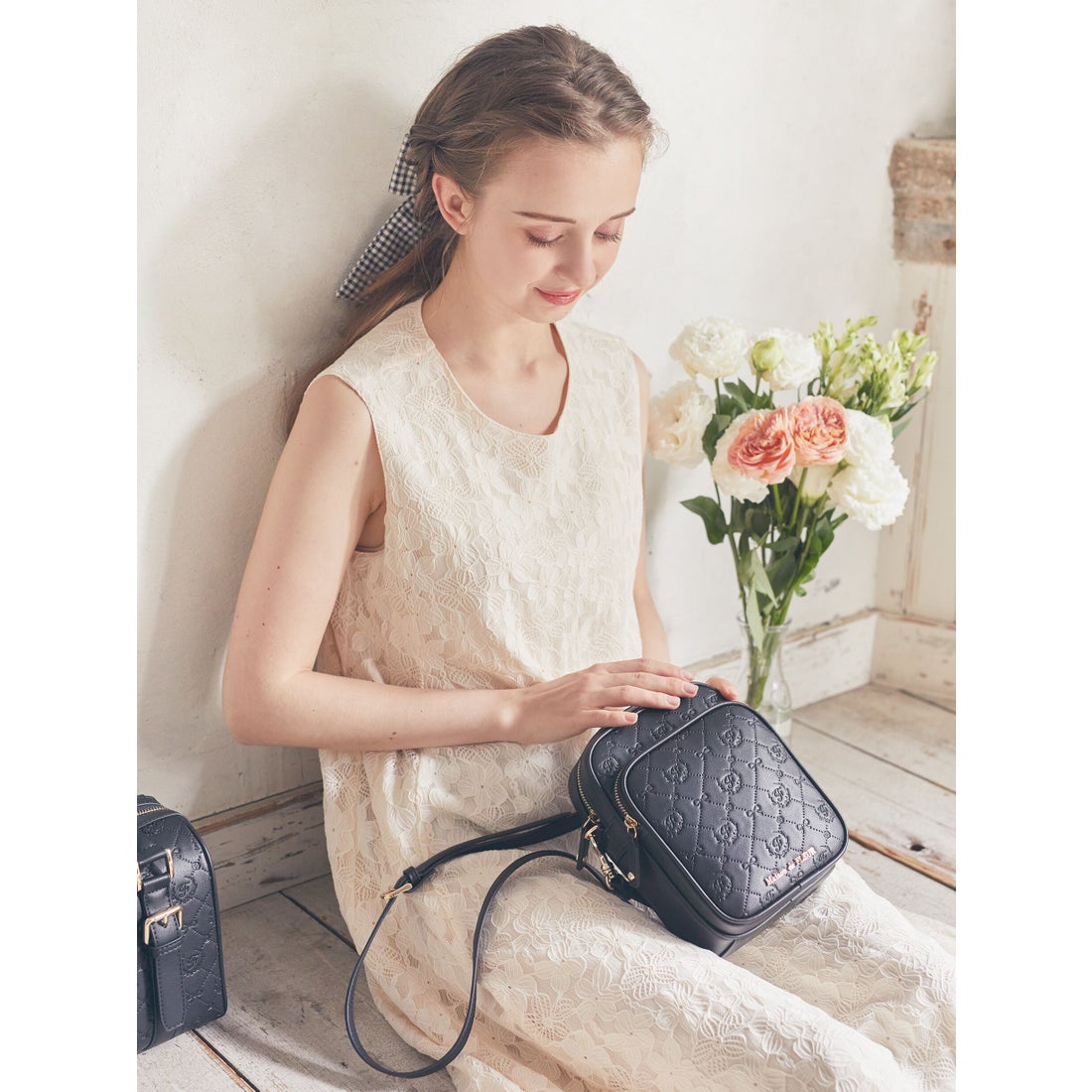 メゾン ド フルール Maison de FLEUR モノグラム縦型ショルダーバッグ 