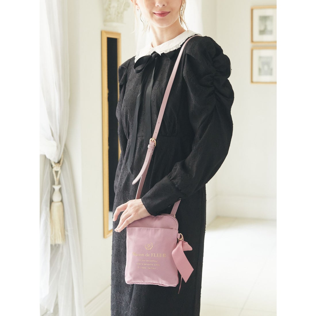 メゾン ド フルール Maison de FLEUR サテンミニショルダーバッグ 