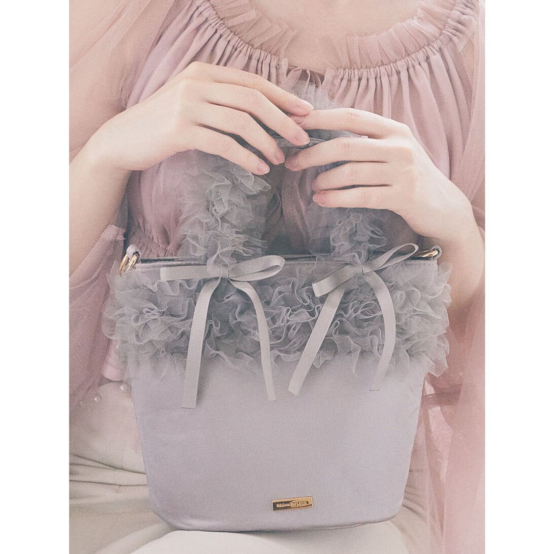 Maison de FLEUR チュールフリルハンドル2Wayトートバッグ 