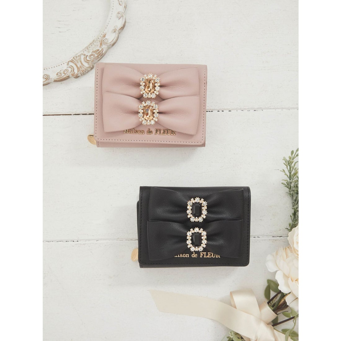 メゾン ド フルール Maison de FLEUR ダブルリボンビジューウォレット