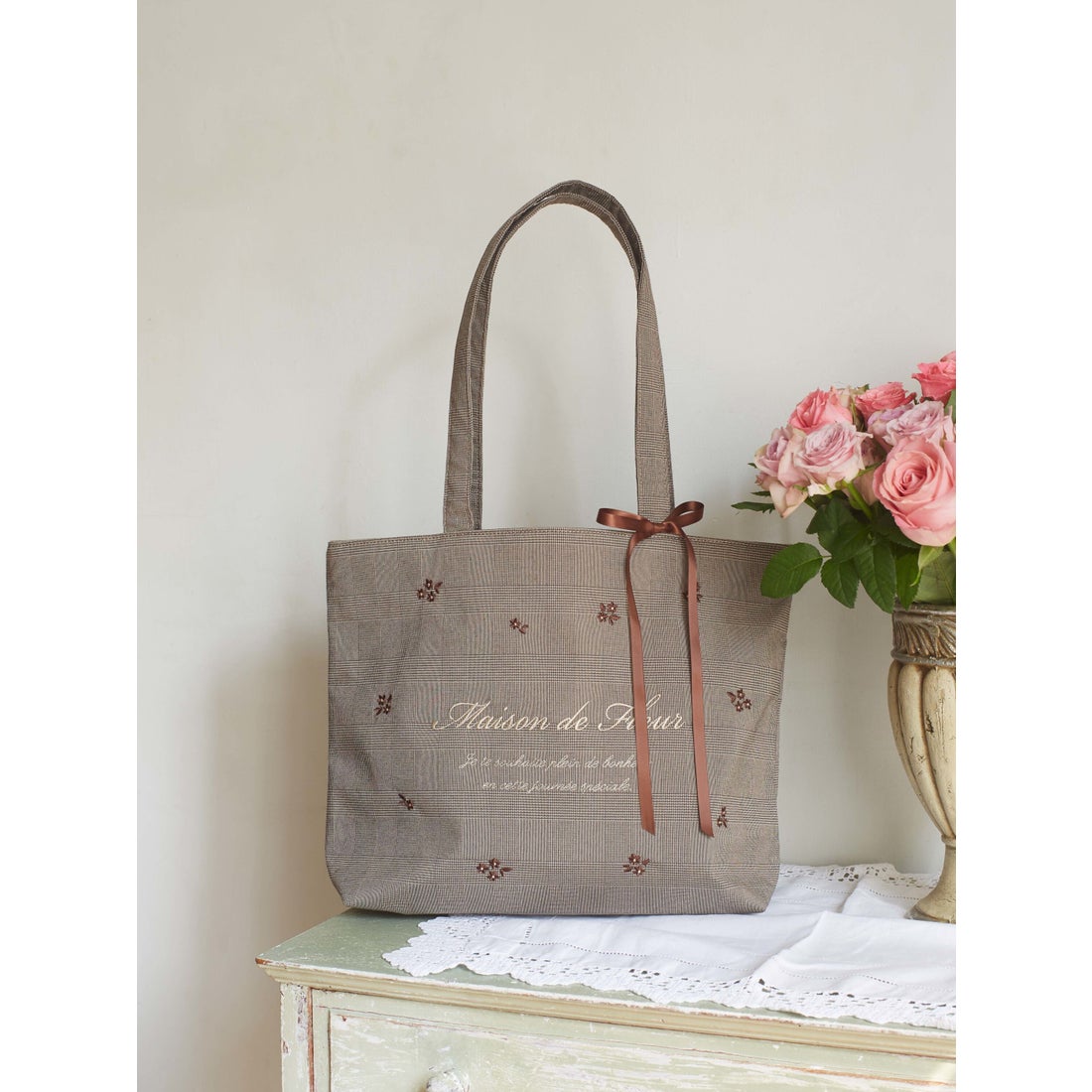 メゾン ド フルール Maison de FLEUR チェックフラワー刺繍Mトート 