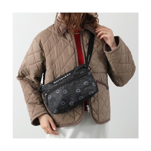 ショルダーバッグ NEAT CROSSBODY UNIKKO S 096111 （999/ブラック）