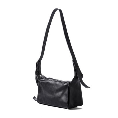 medium rectangular shoulder bag （Black）｜詳細画像