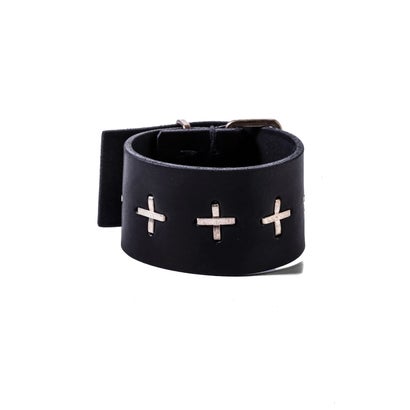 extra wide cross studded wrist band （Black）｜詳細画像
