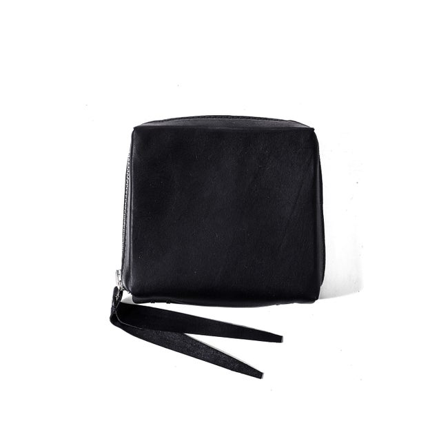 small zipped wallet （Black）