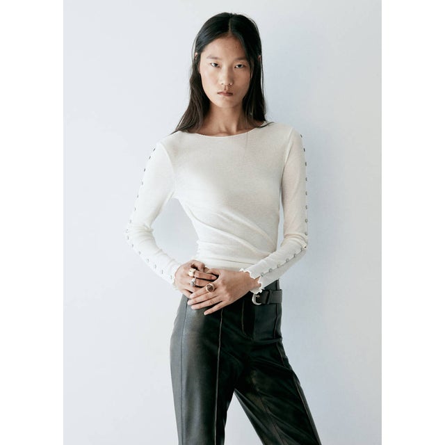 Tシャツ .-- SARA （ホワイト）