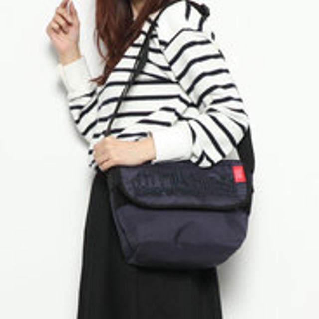 
                    MP Embroidery Casual Messenger Bag （D.Navy）