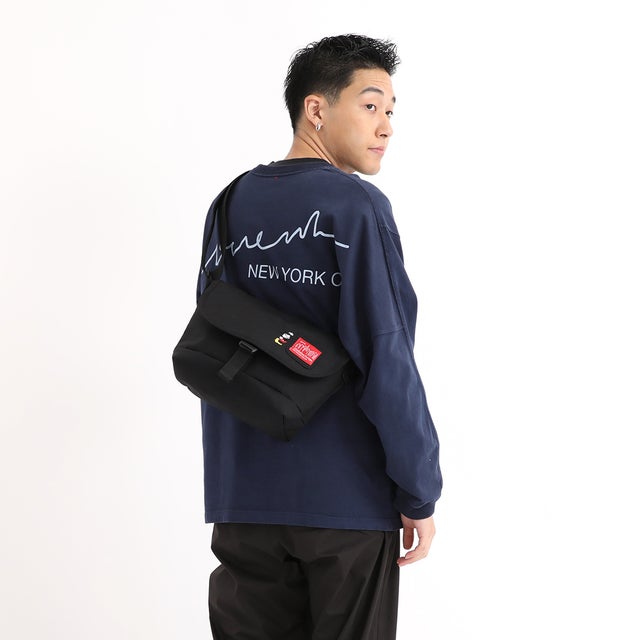 
                    Nylon Messenger Bag JRS Flap Zipper Pocket / Mickey Mouse （Black）