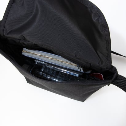 NYLON MESSENGER BAG BACKPOCKET MAGNET （Black）｜詳細画像