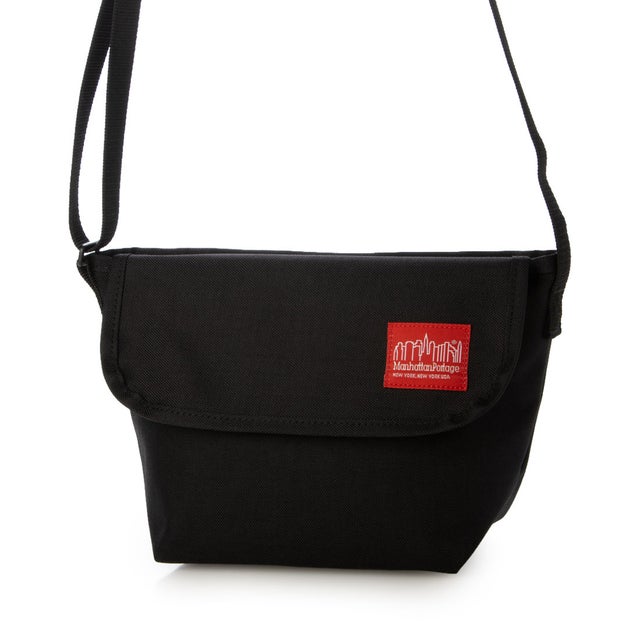 NYLON MESSENGER BAG BACKPOCKET MAGNET （Black）