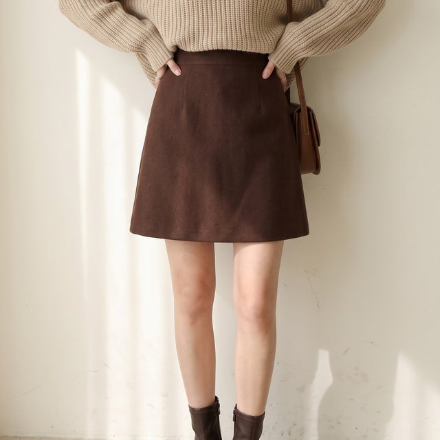 秋らしい素材感が魅力の、きれいめ台形ミニスカート台形スカート Aライン 起毛 秋冬 シンプル きれいめ 上品 大人可愛い ハイウエスト 美シルエット 脚長 体型カバー ブラック ブラウン 秋 冬 通勤 （ブラウン）