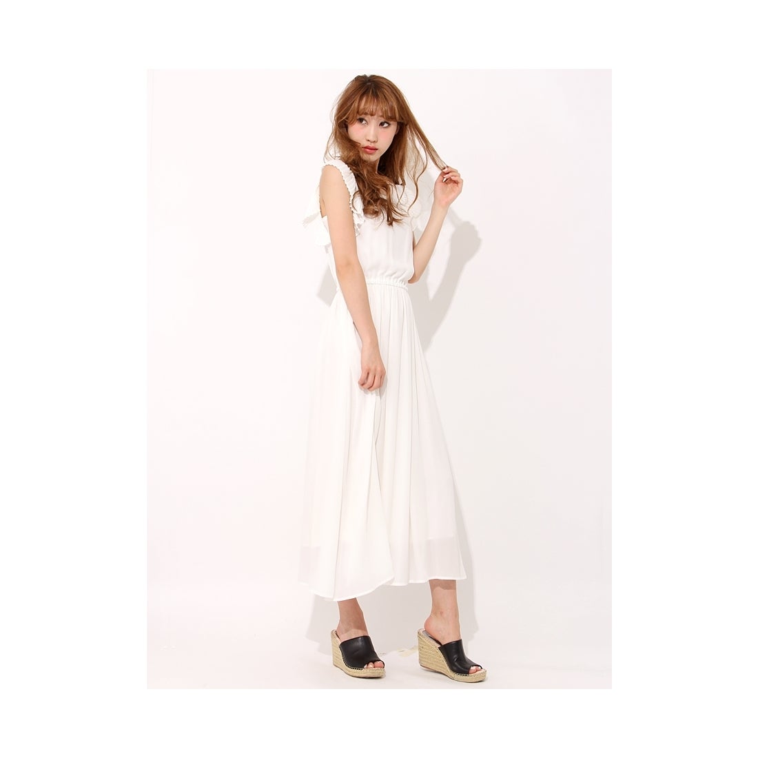 MERCURYDUO ショルダープリーツロングワンピース オフホワイト -靴 