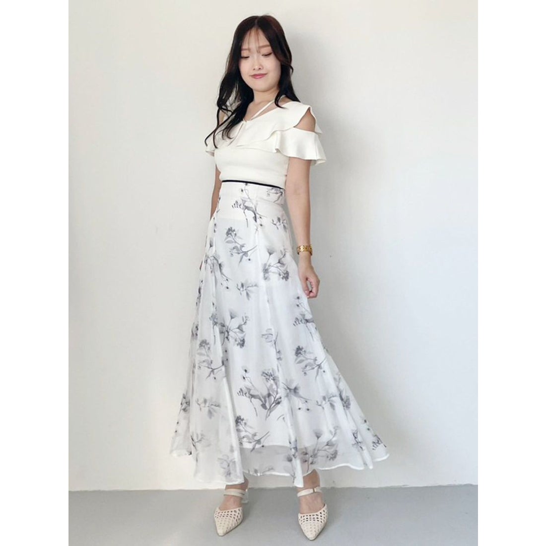 MERCURYDUO シアーフラワーパイピングフレアスカート（オフホワイト