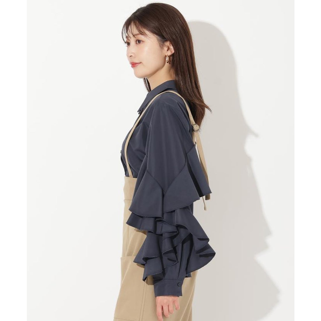 アンドクチュール AND COUTURE アシメ袖フリルシャツブラウス 