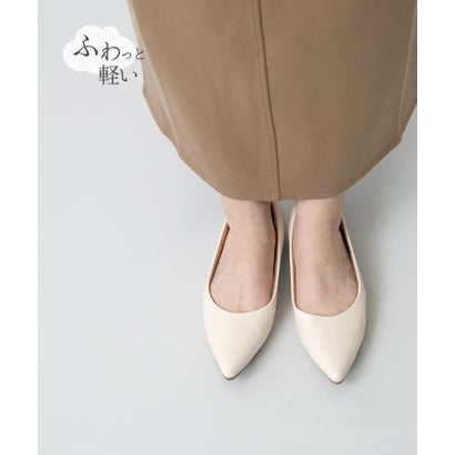 エアスイート ポインテッドトゥフラットパンプス （1006オフホワイトPU）｜詳細画像
