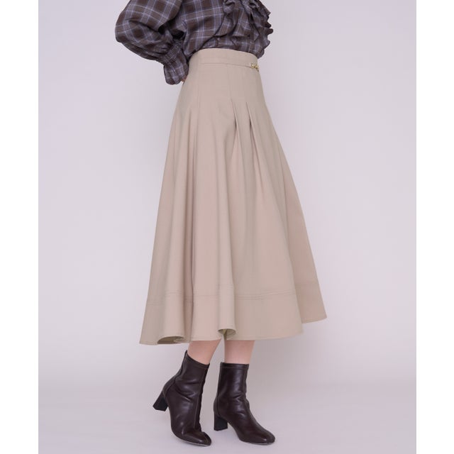2026秋冬新作 ビットベルトタックフレアスカート MM637210 （BEIGE）