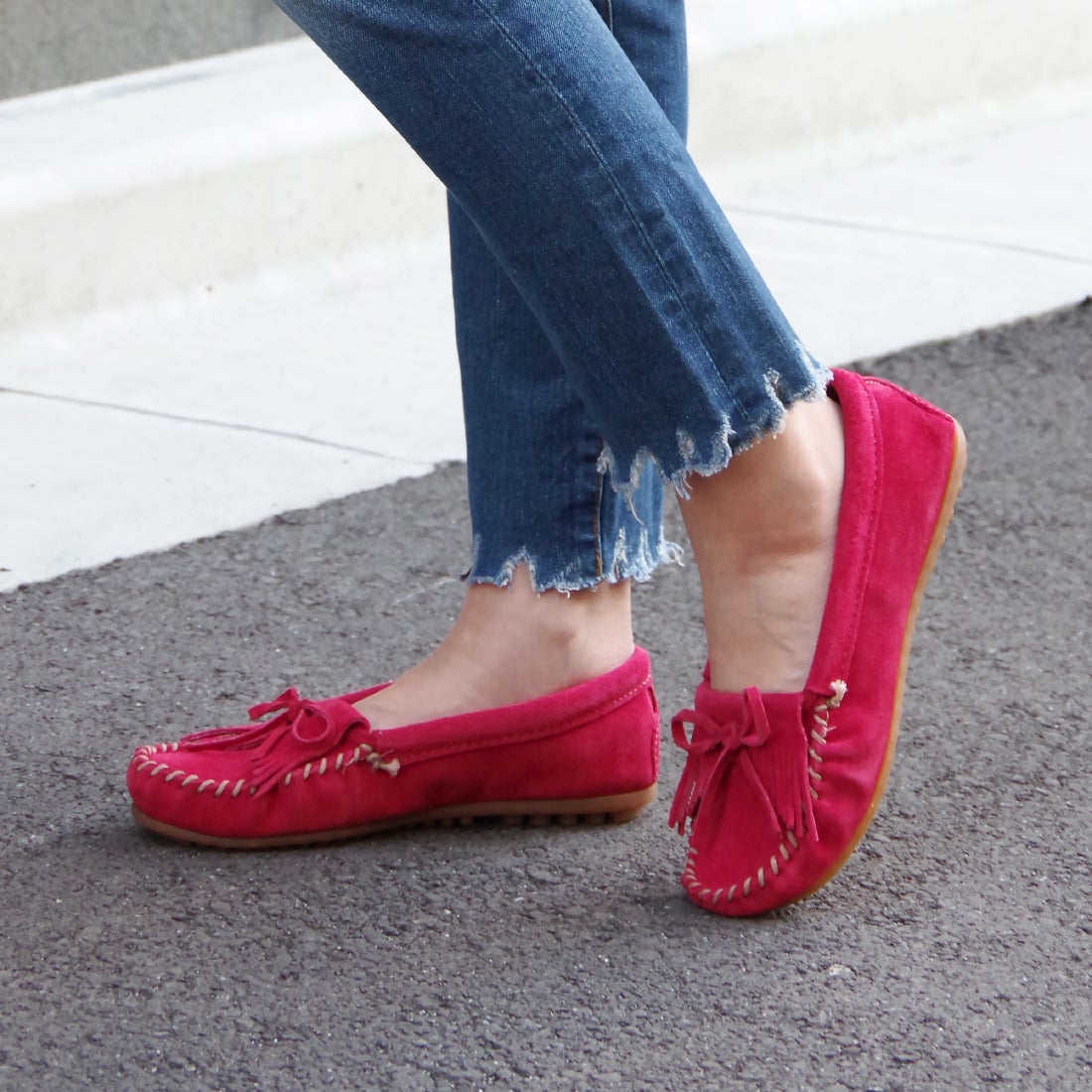 ミネトンカ Minnetonka 406 RED （RED） -靴＆ファッション通販 ロコンド〜自宅で試着、気軽に返品