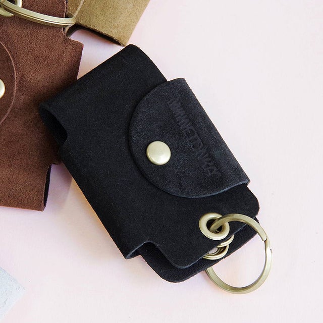 スエード両面ボタンキーケース suede-key-case-bl （BLACK）