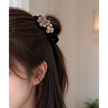ビジュー付き上品シュシュ大人ヘアゴム （ダークグレー）｜詳細画像